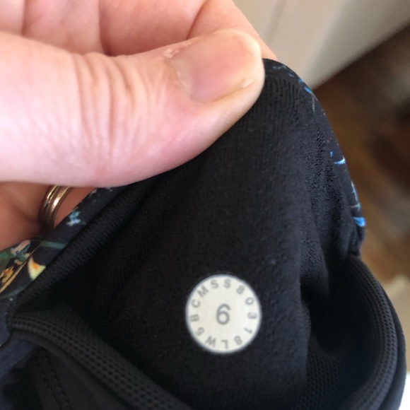 Lululemon wake and train tights 28” - Picture 3 of 4